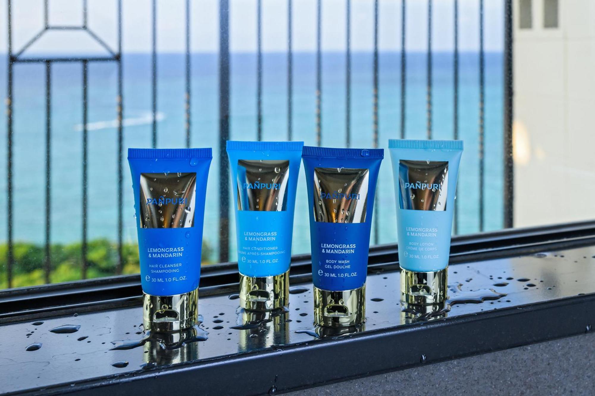 Hotel Monterey Okinawa Spa & Resort Onna Exterior photo The Sea Collection